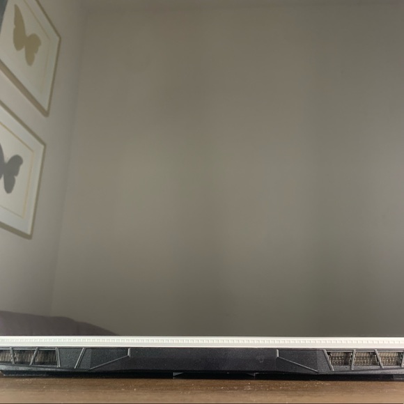 MSI Sword 17 A11UD-428 17.3” Gaming Laptop Computer Platinum Collection - White - Picture 6 of 9